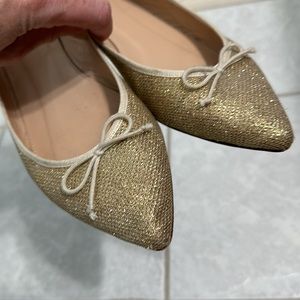 J.CREW Gemma glitter - Gold pointy toe flats. Genuine Leather soles - Sz 9